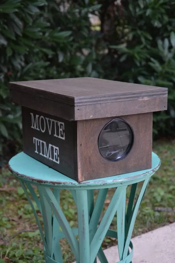 A DIY Movie Projector for Your Smartphone
