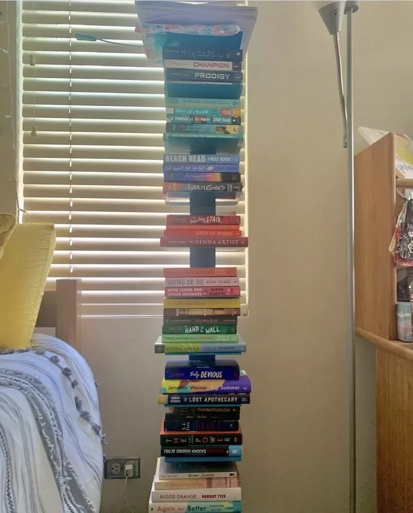 A Floating Bookshelf