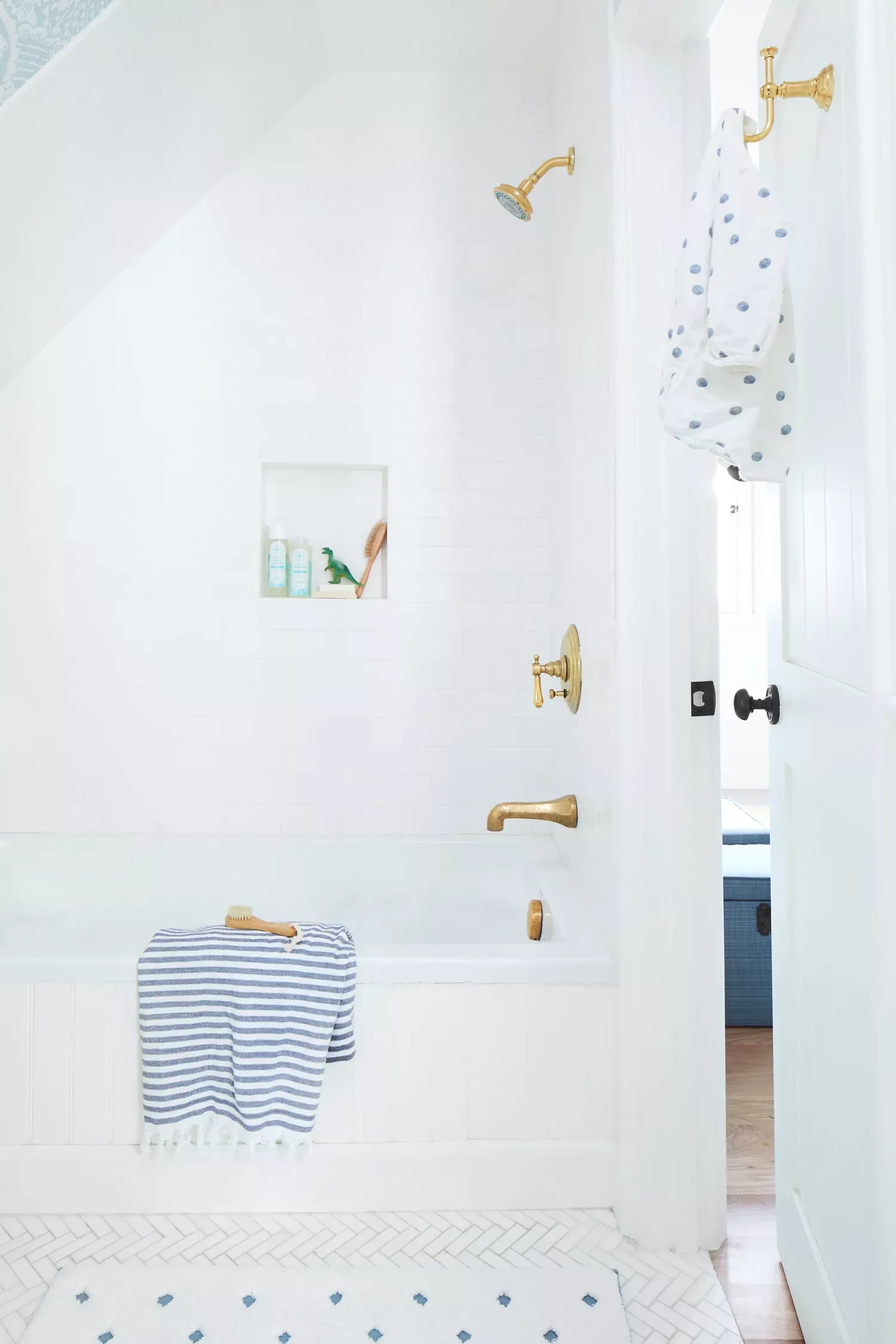 Angled Corner Shower