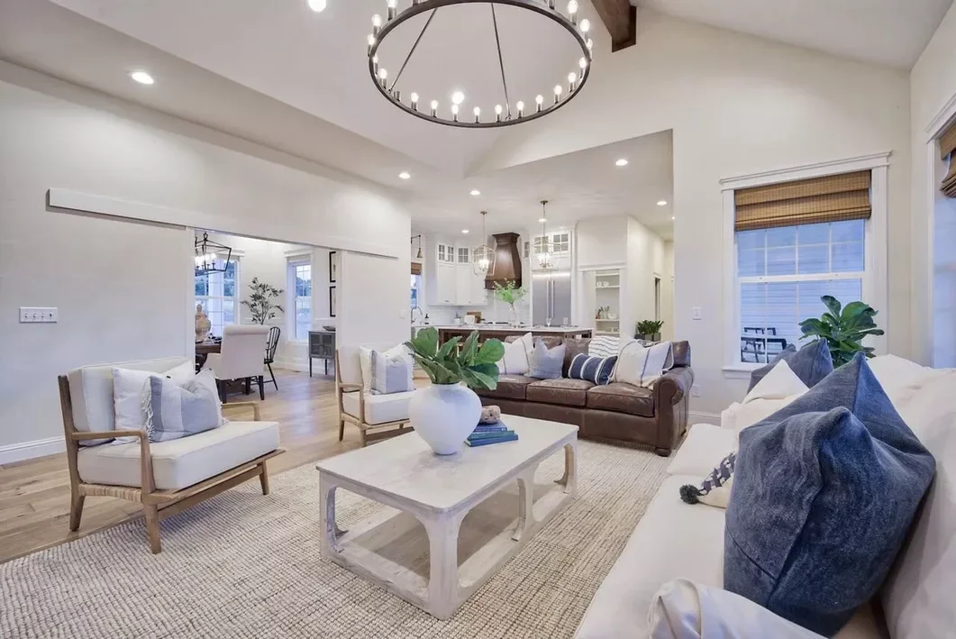 Avoid Contrasting Light Fixtures