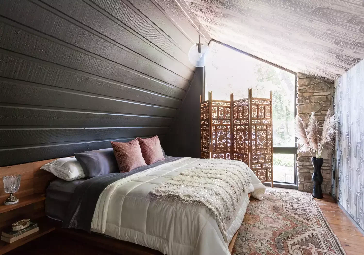 Boho-Style Wallpaper