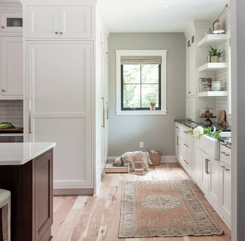 Built-In Feeding Station