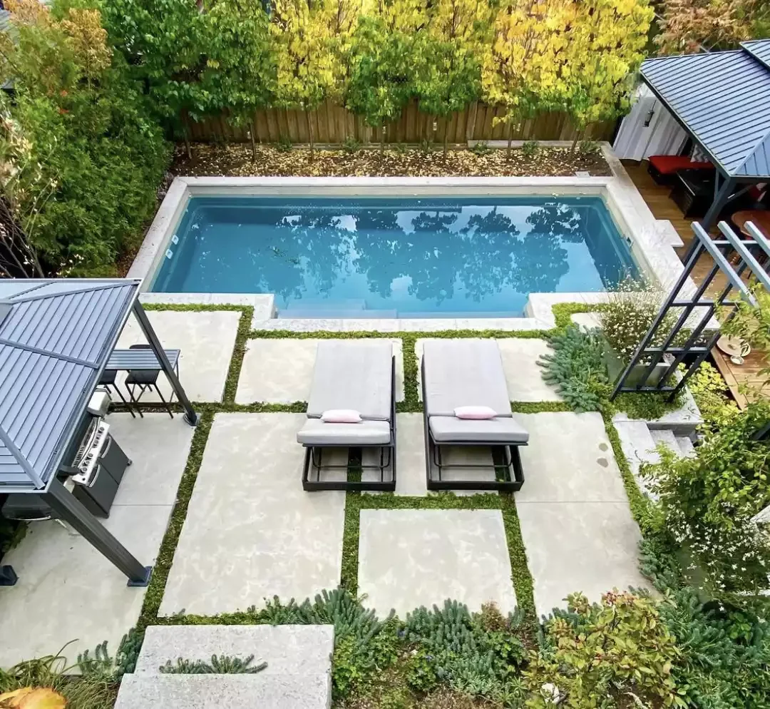 Central Pool Steps