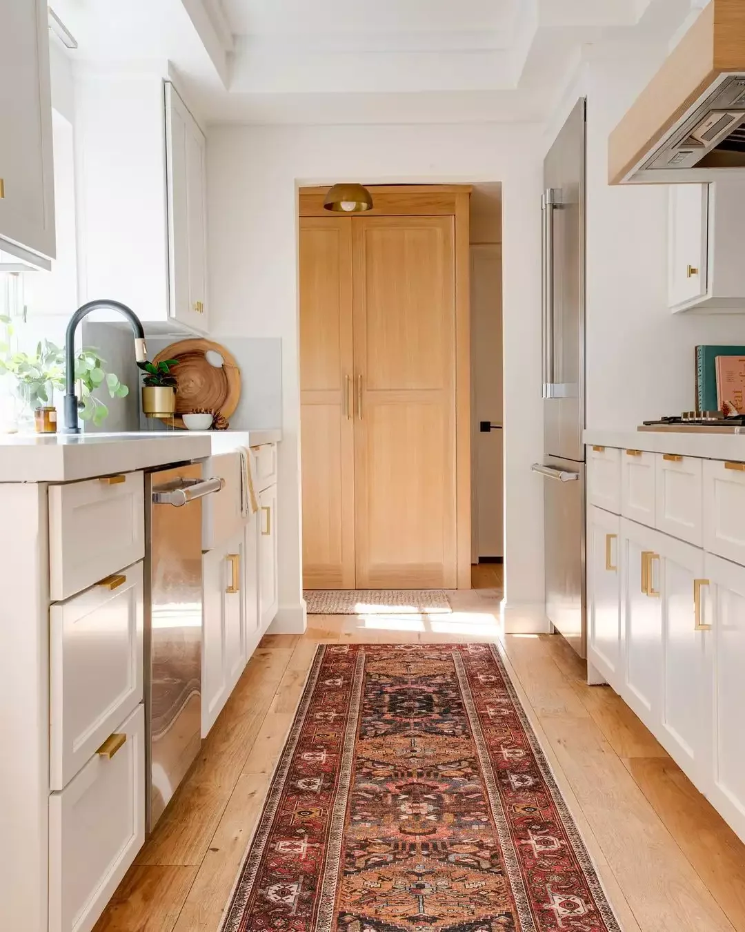 Chic Hardware