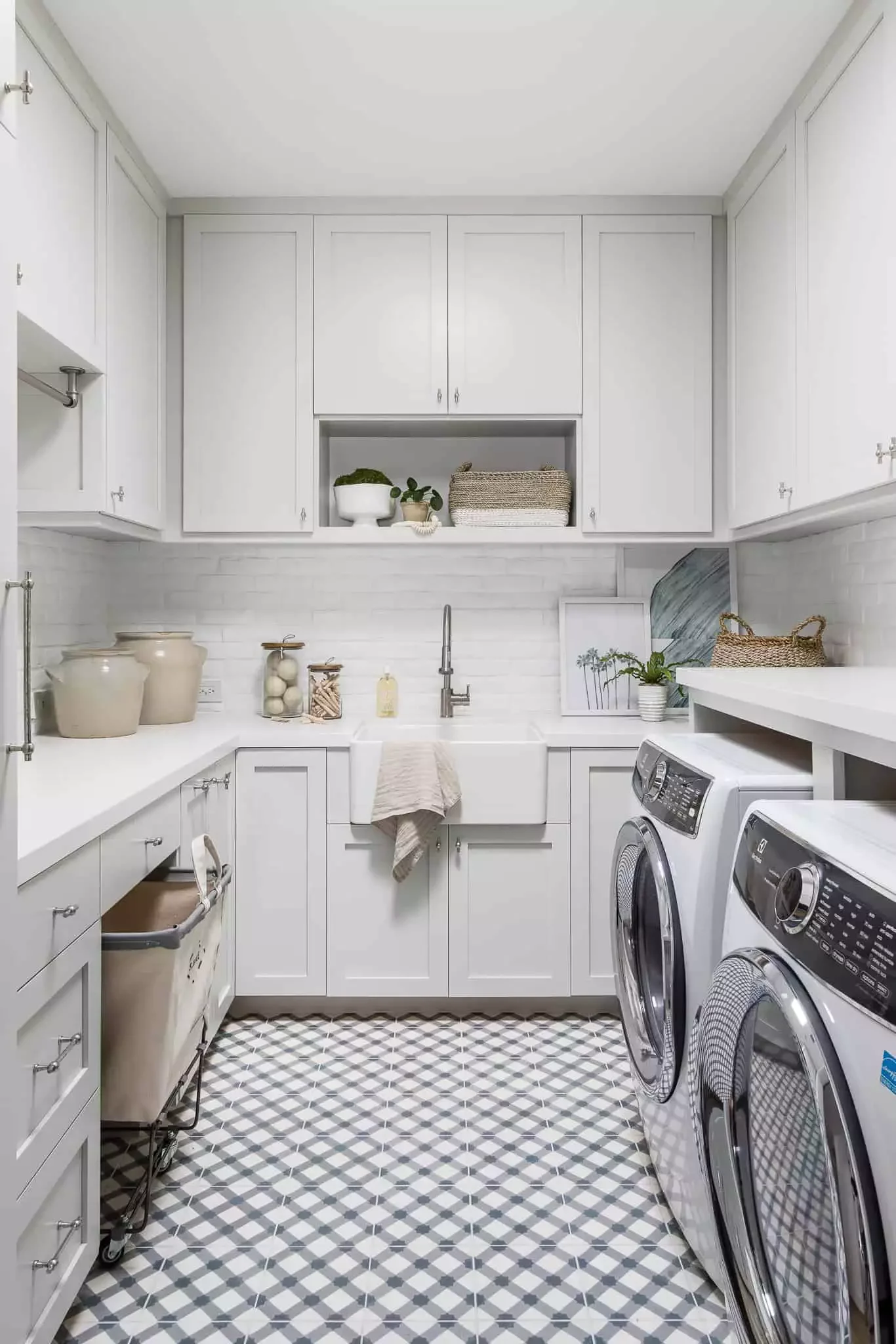 Choose an All-White Palette