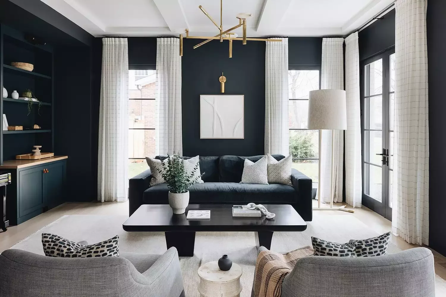 Contrasting Curtains