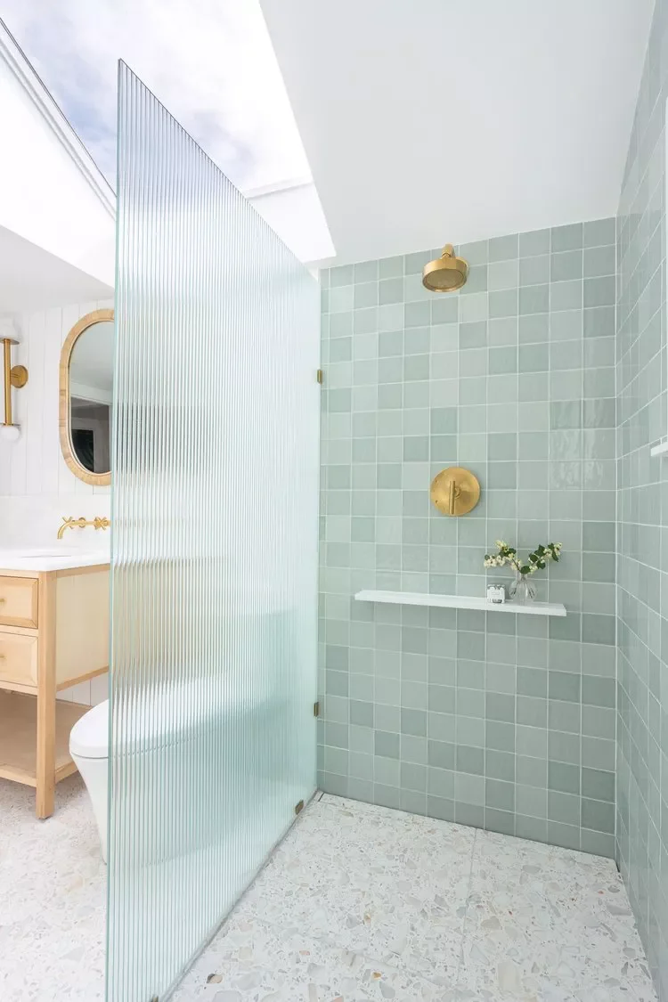 Corner Shower With Ribbed Glass Partition