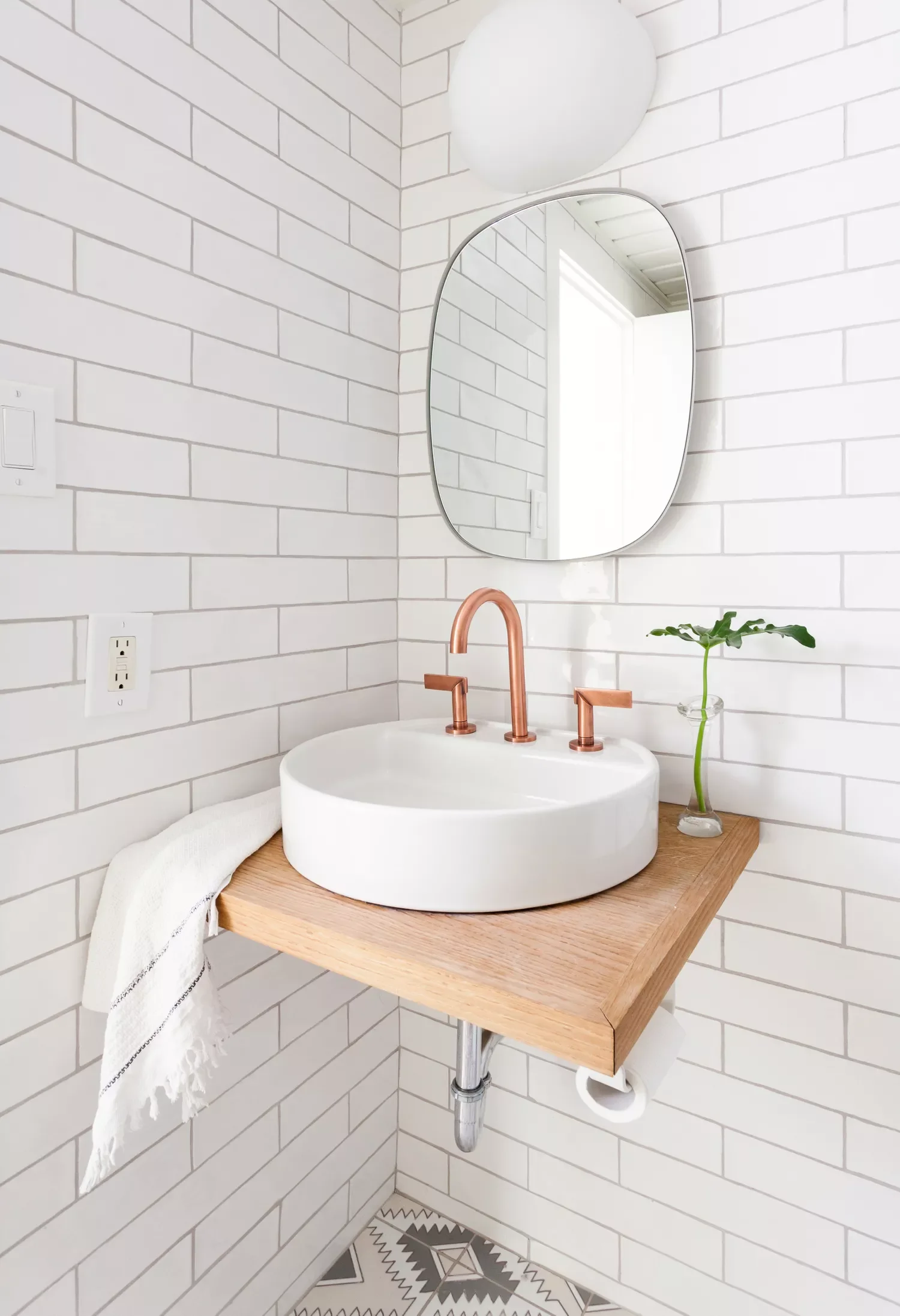 Corner the Sink
