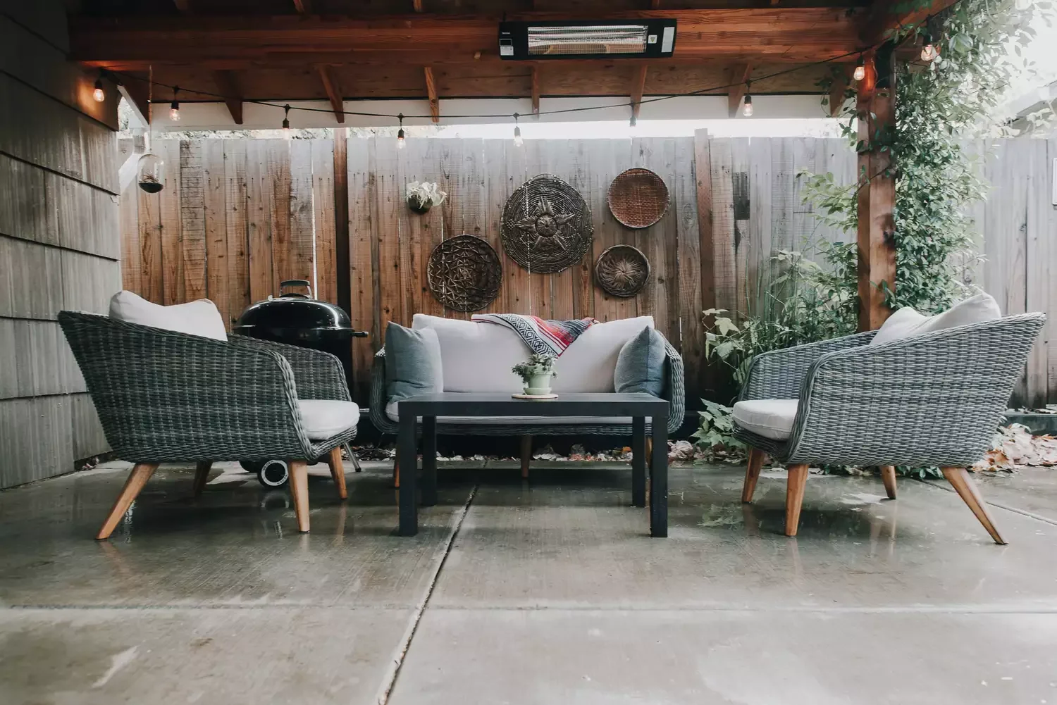 Create an Autumnal Basket Wall