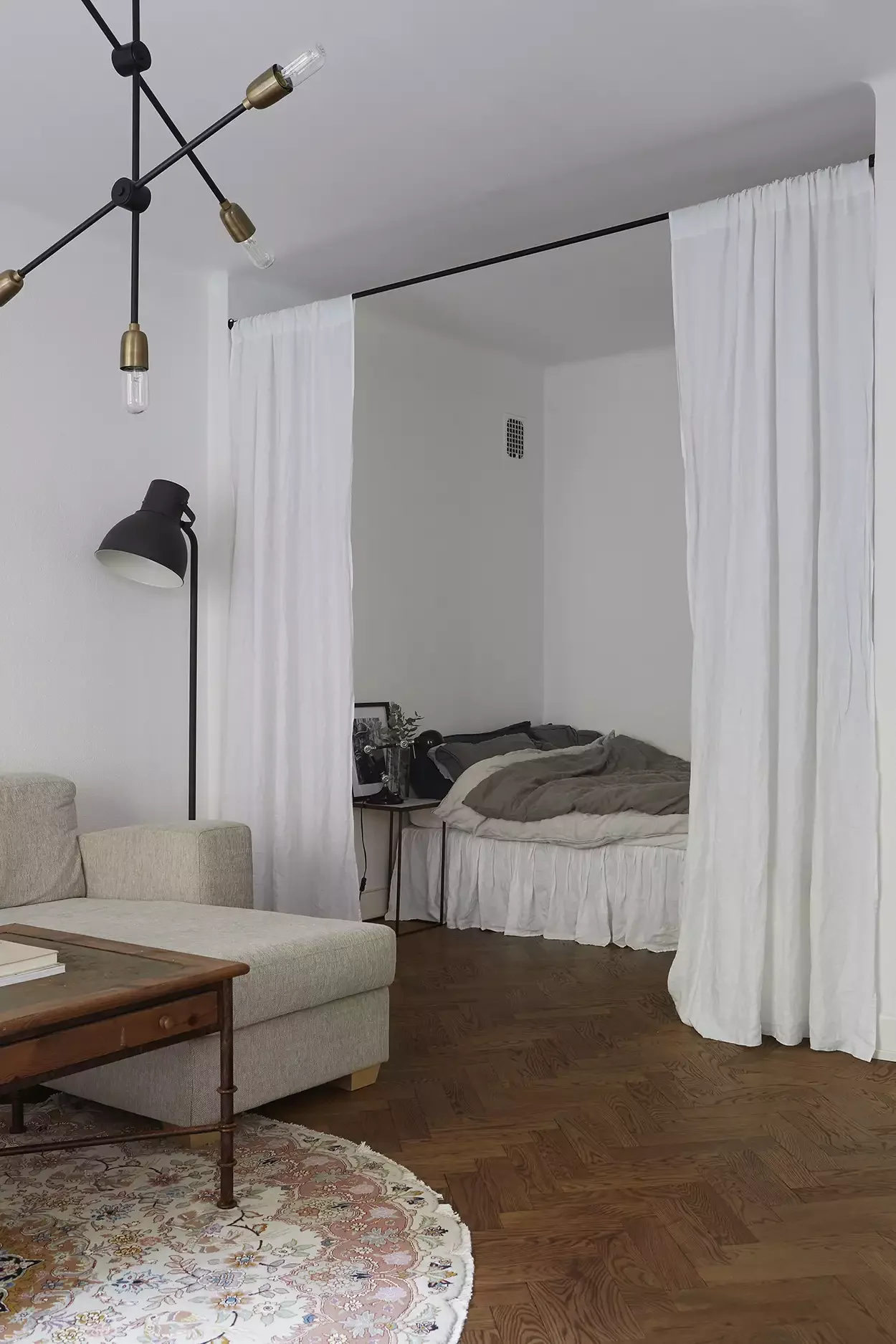 Curtain Off the Bed