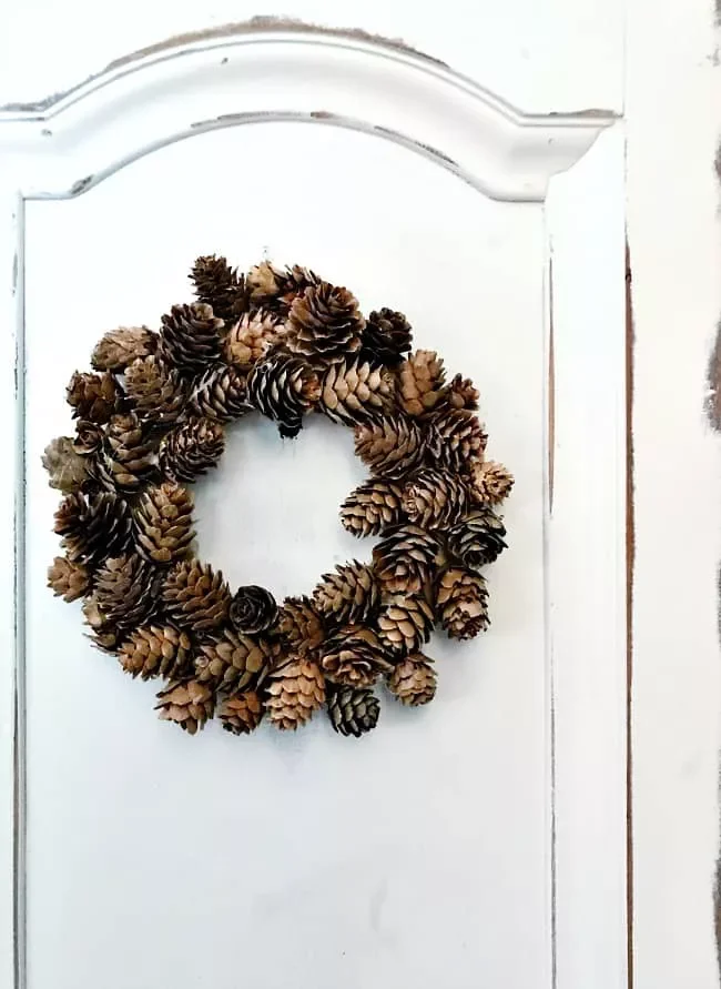 DIY Pinecone Wreath