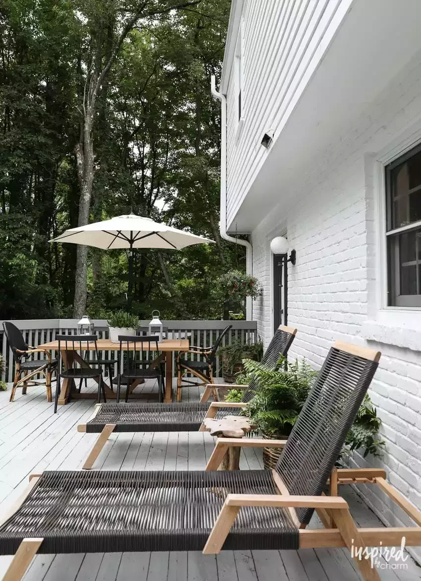 Deck Dining Table Umbrella