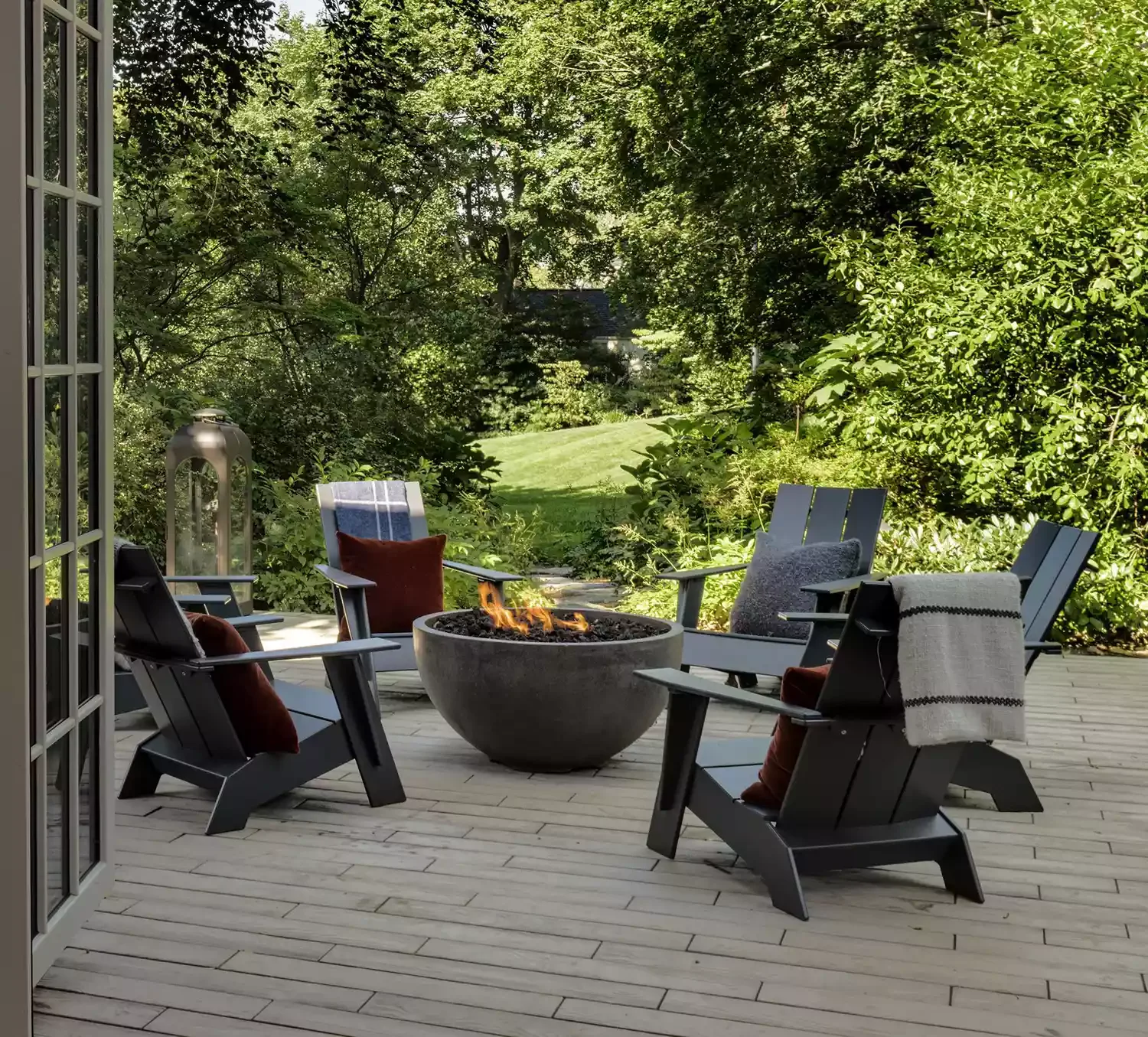 Deck Fire Pit Seating Area