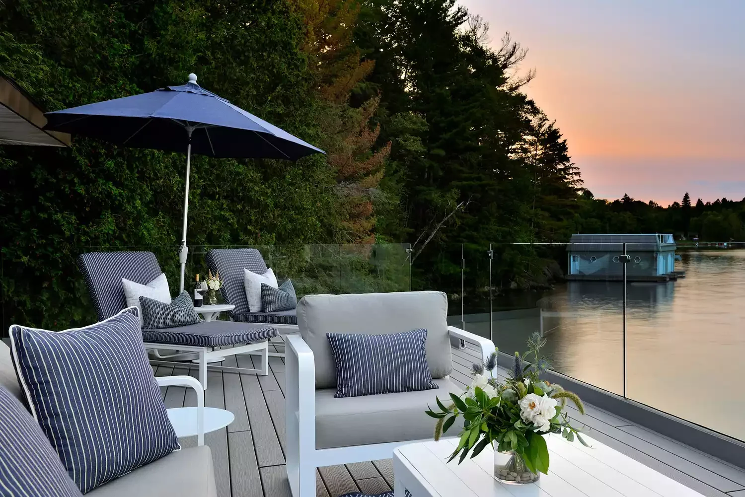 Deck With Glass Safety Wall
