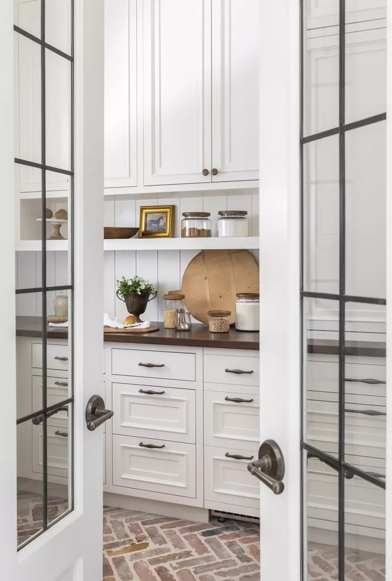 Decorate the Pantry