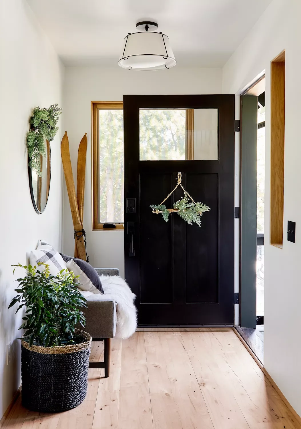 Decorate with Vintage Skis