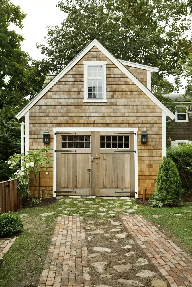 Design a Cute Cottage-Like Garage