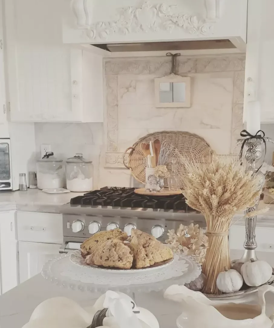 Display a Cake Stand