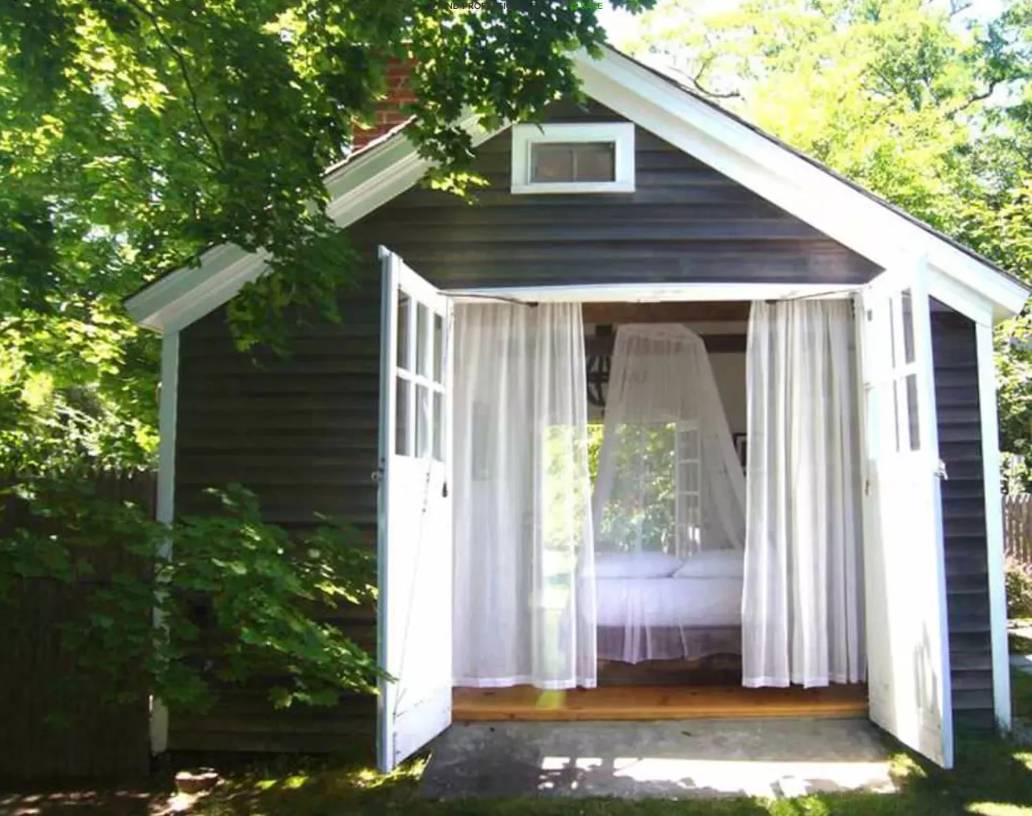 Farmhouse-Style Guest House