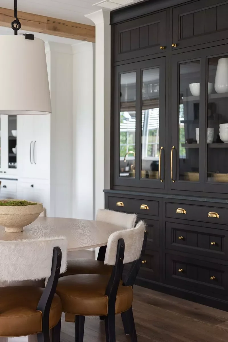 Floor-to-Ceiling Hutch