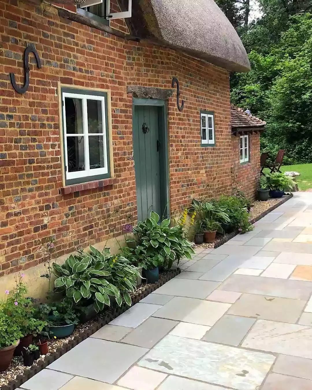 Fluted Stone Edging