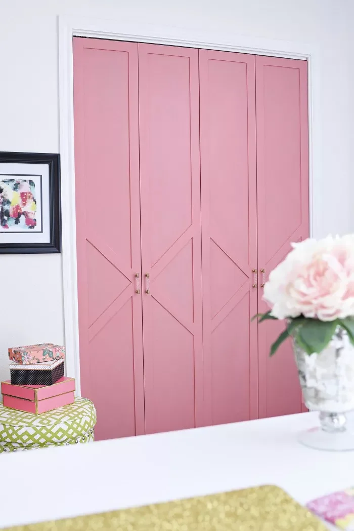 Glam Bifold Closet Door