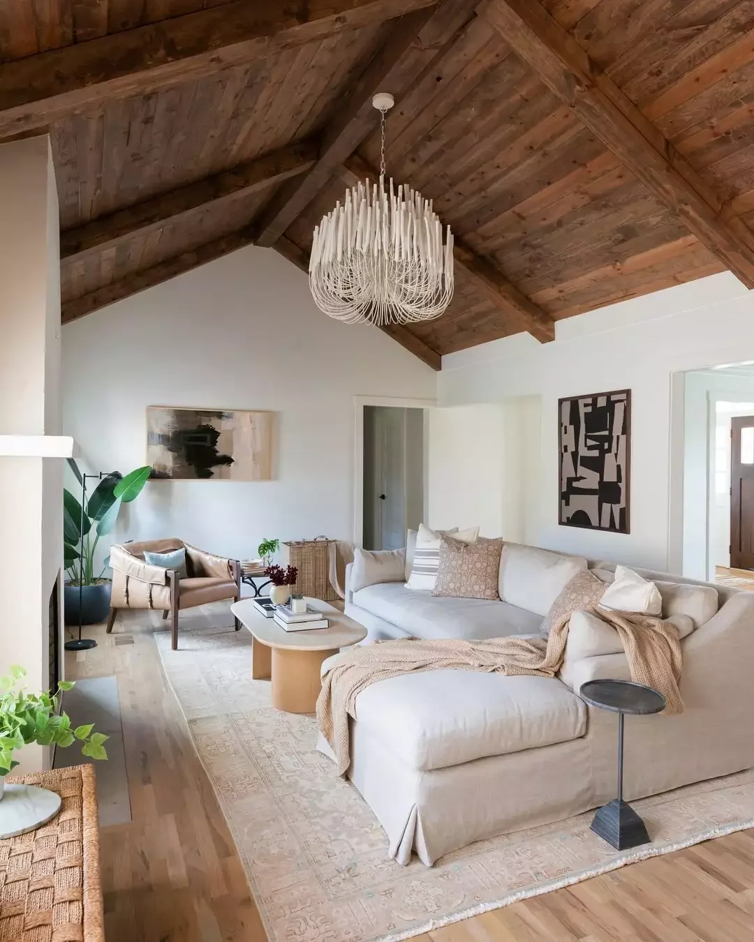 Hang a Showstopping Pendant Light