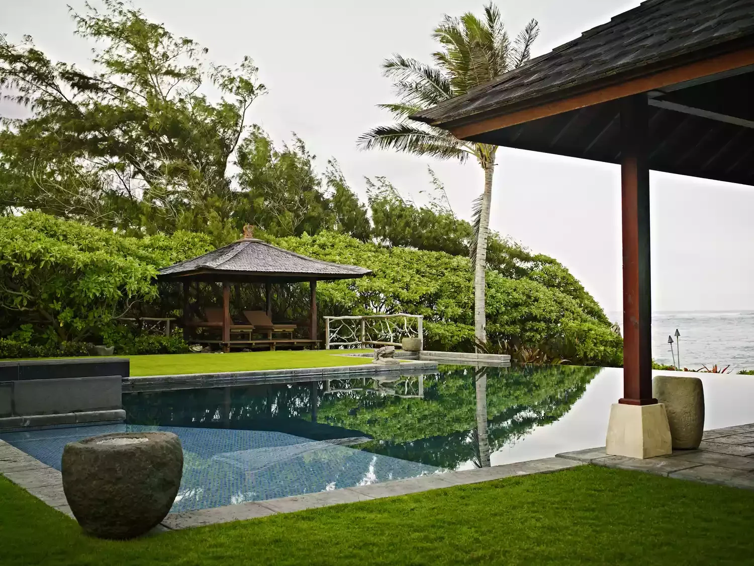 Hawaiian Pool Cabana