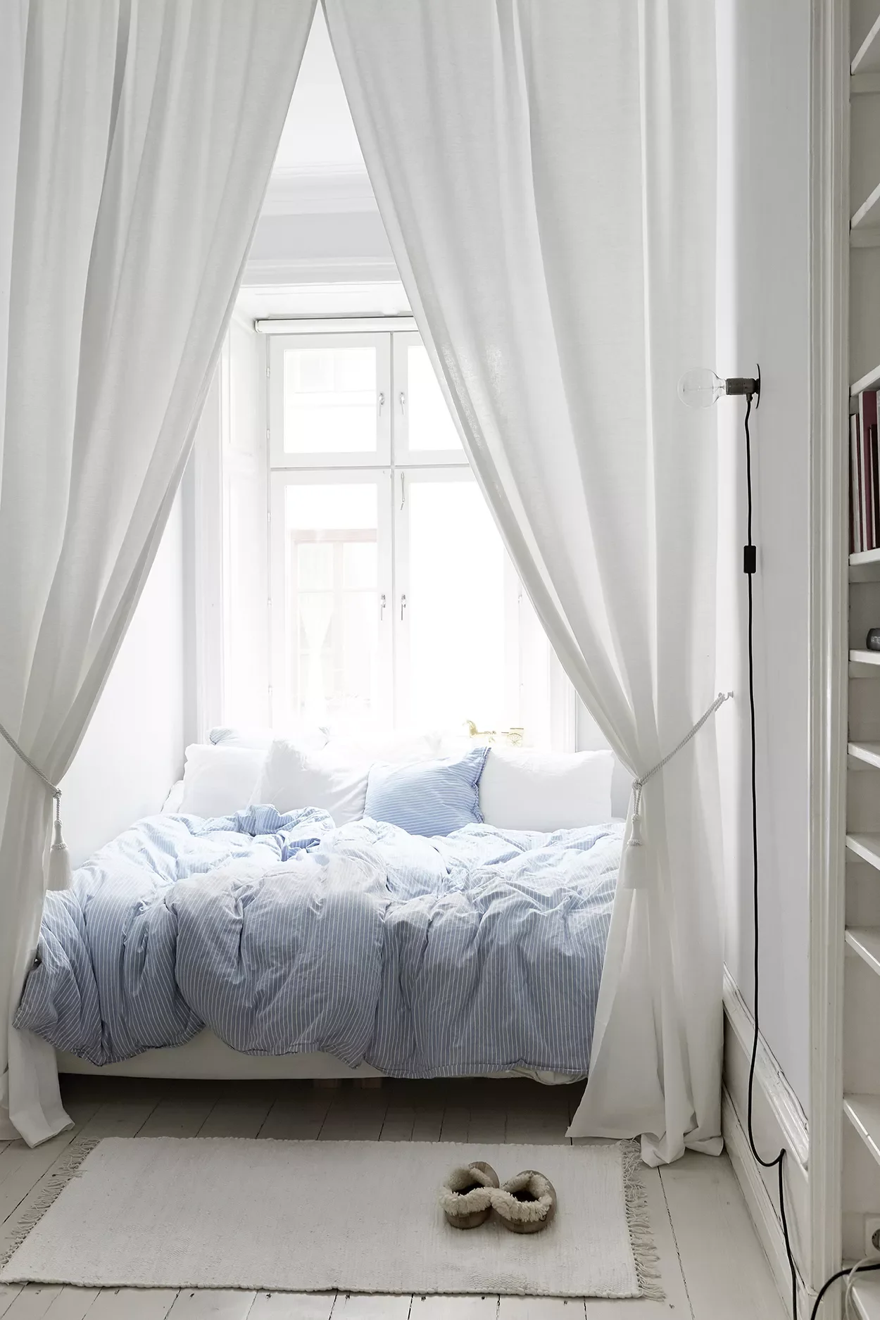 Highlight the Bed Alcove