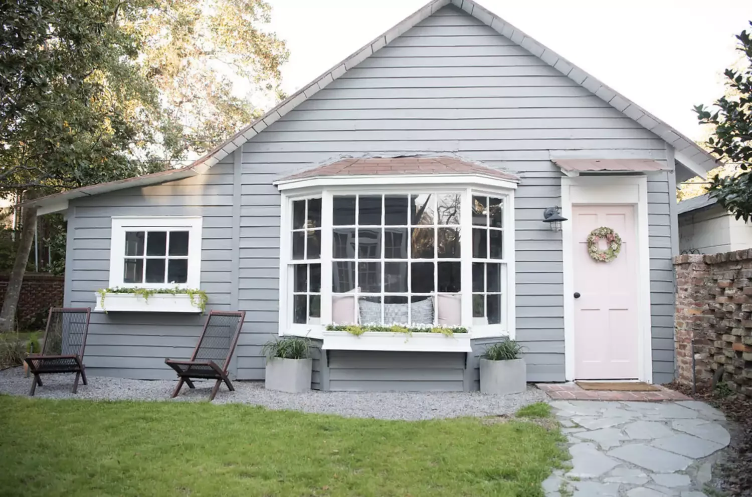 Make Use of a Small Front Yard Space