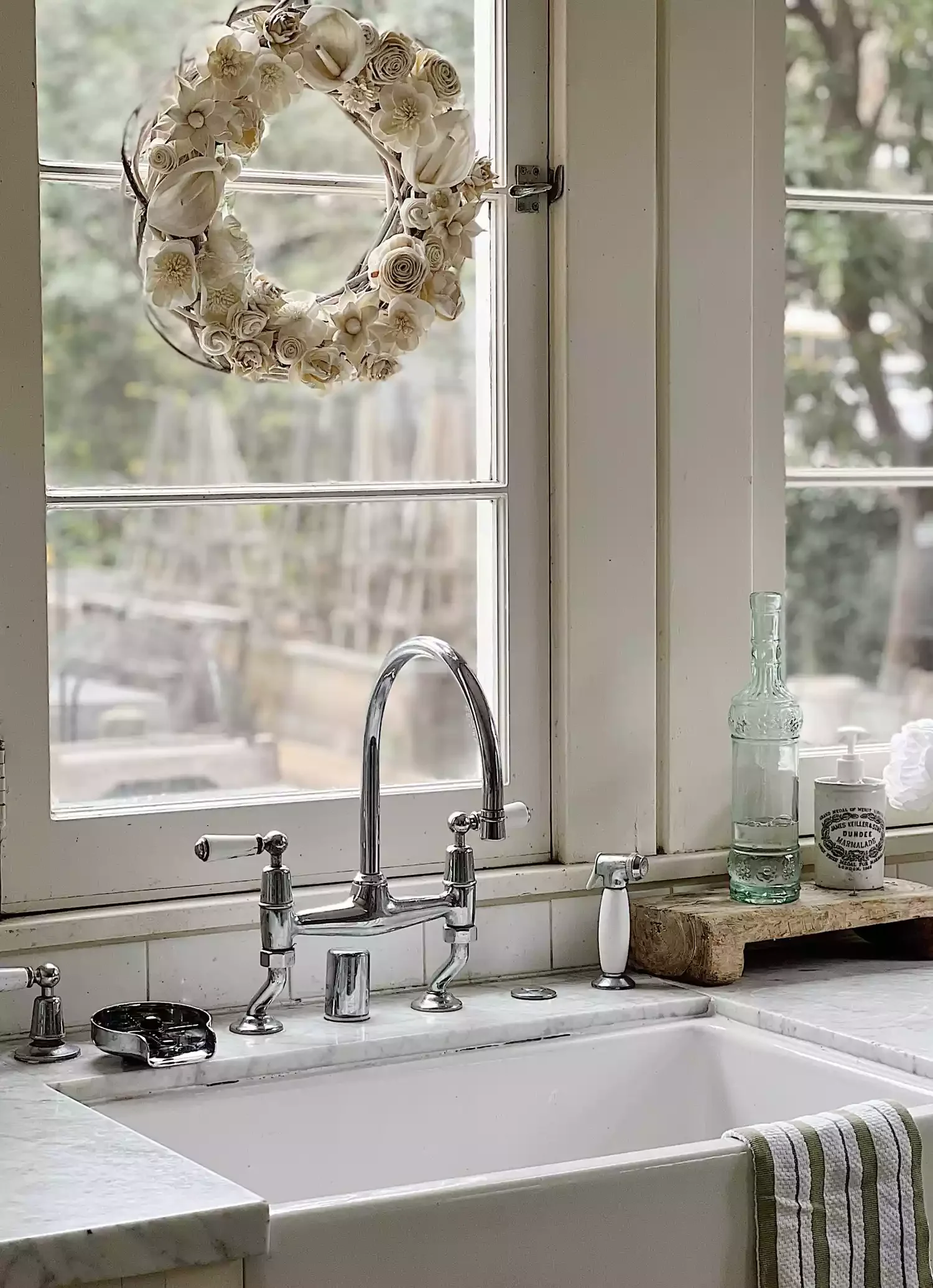 Make a DIY Winter Wreath