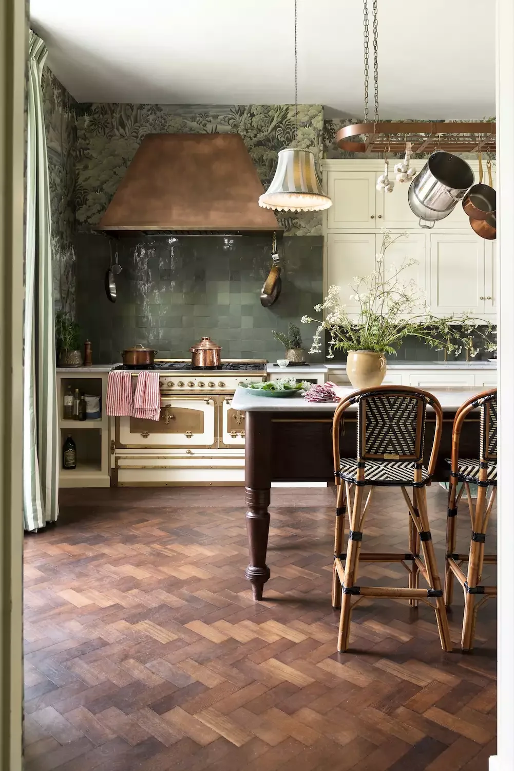 Mix Green Tile and Wallpaper
