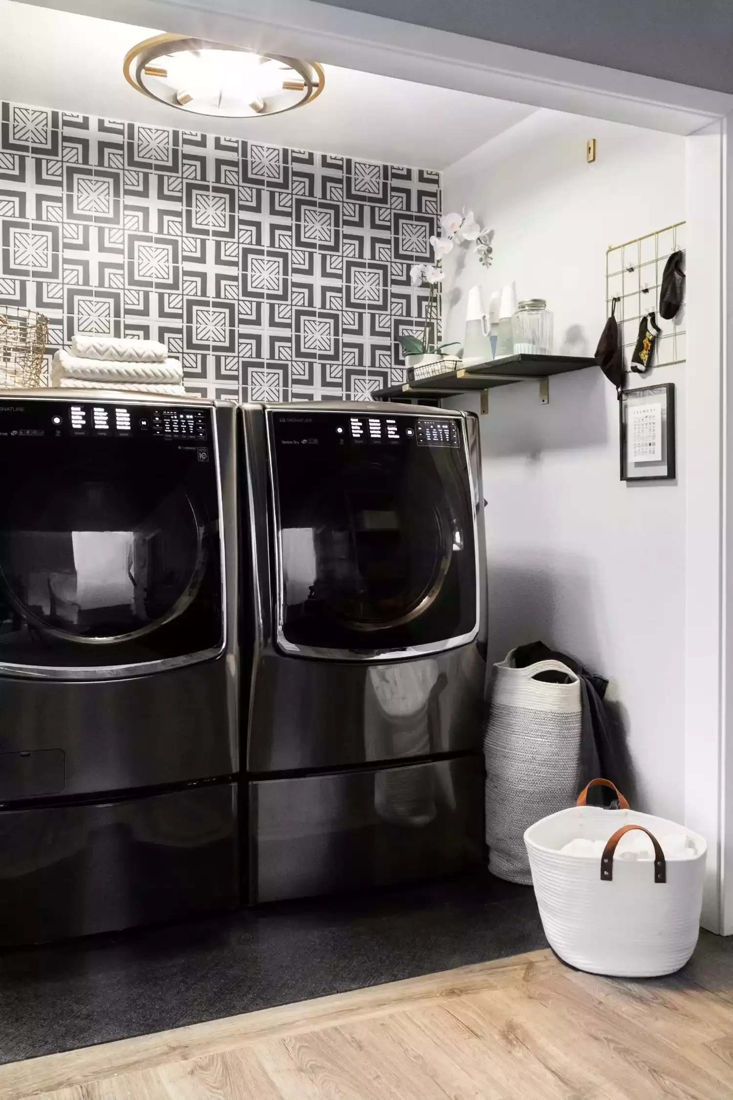 Open Up a Laundry Alcove