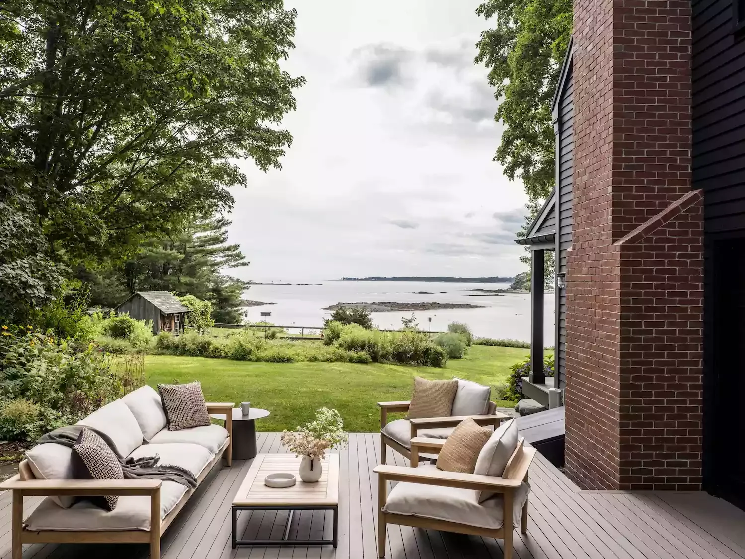 Outdoor Living Room Deck