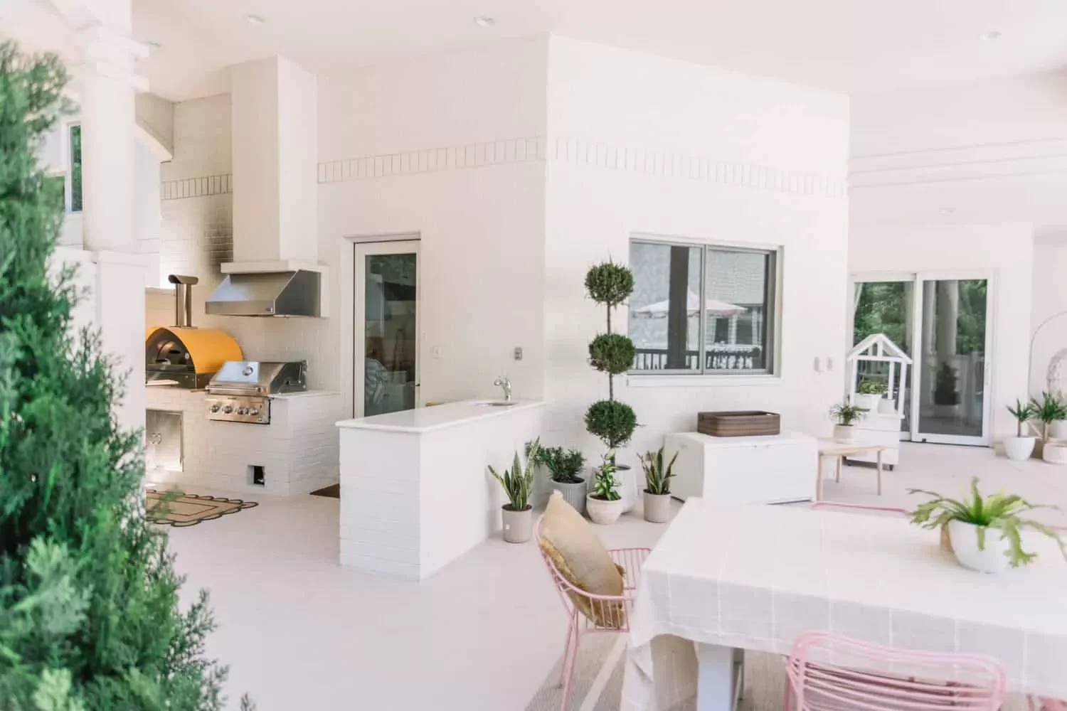 Poolside Kitchen