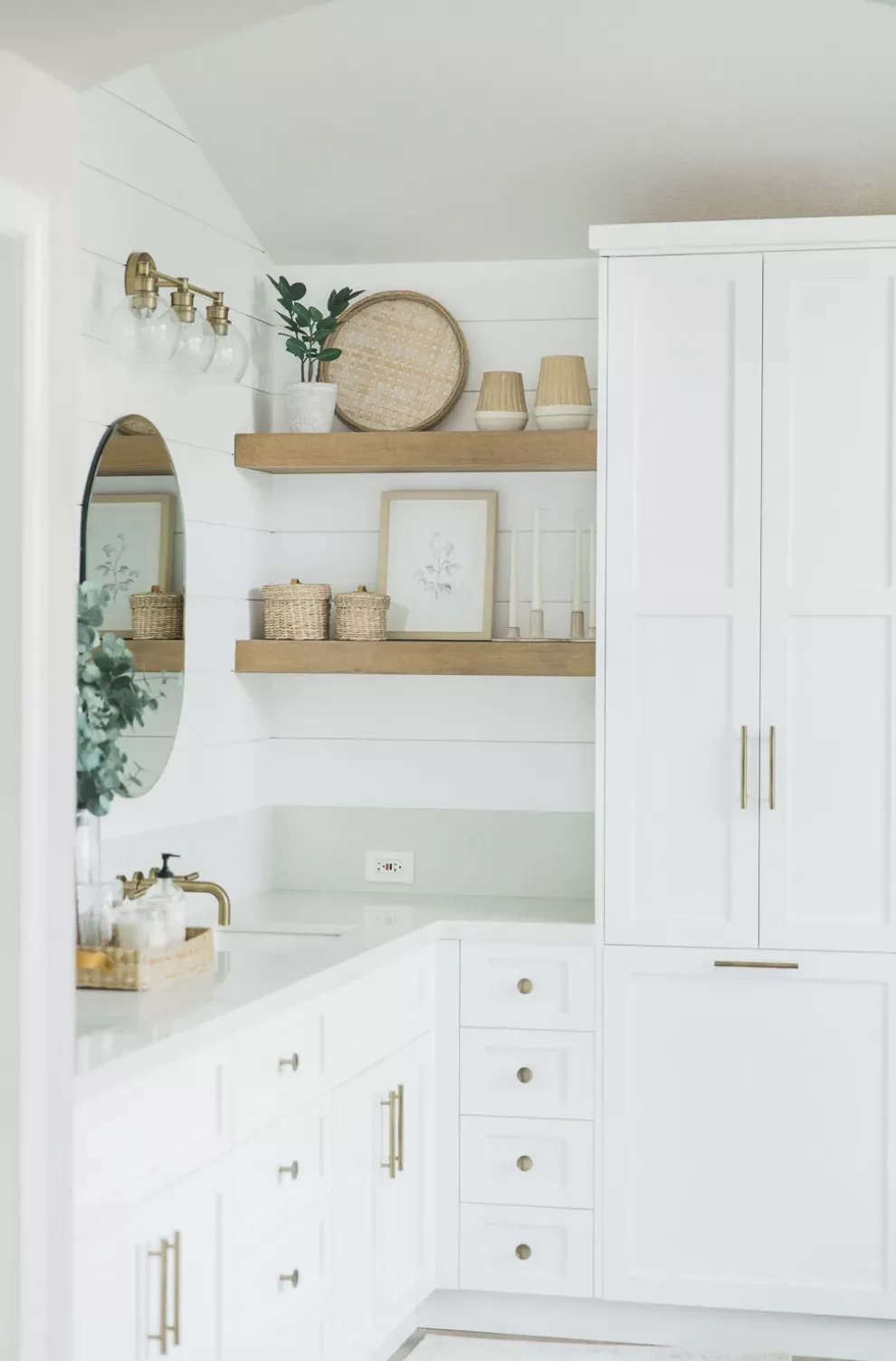 Shiplap Neutral Bathroom