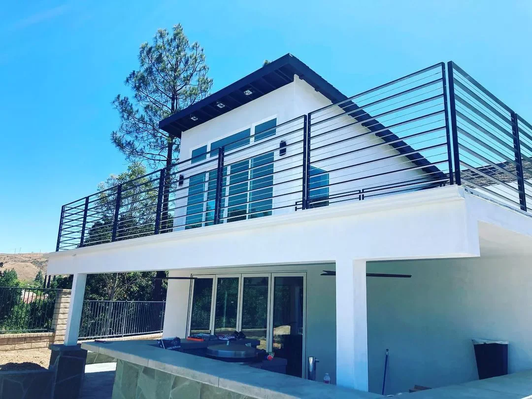 Sleek Upper Railing