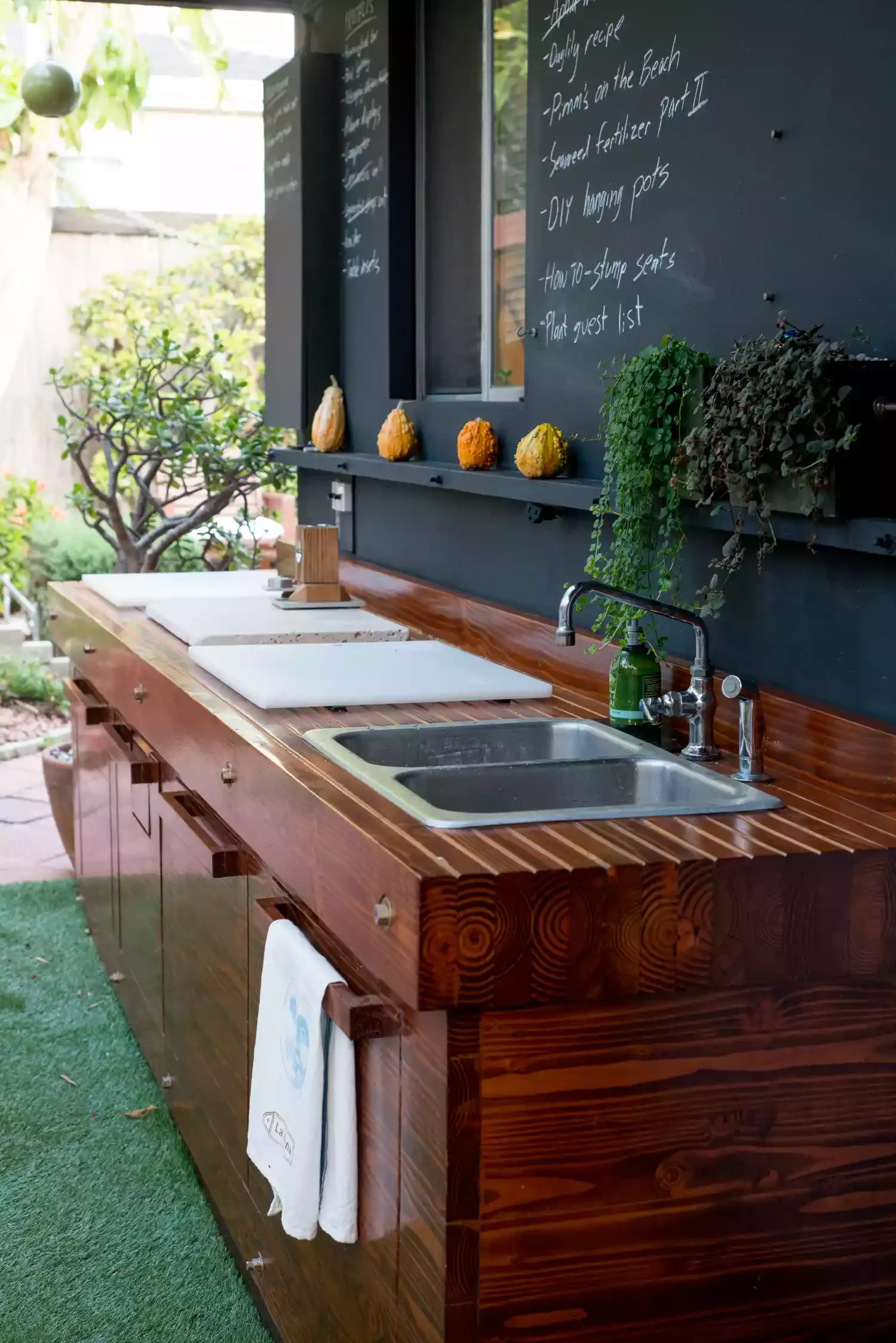Small Outdoor Kitchen On Wheels