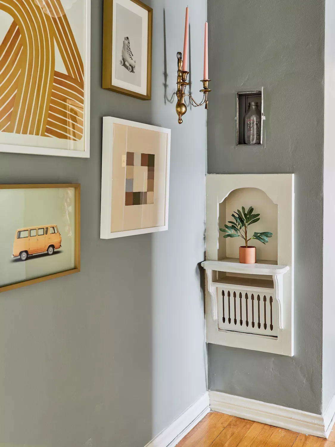 Small Space Mail Organizer