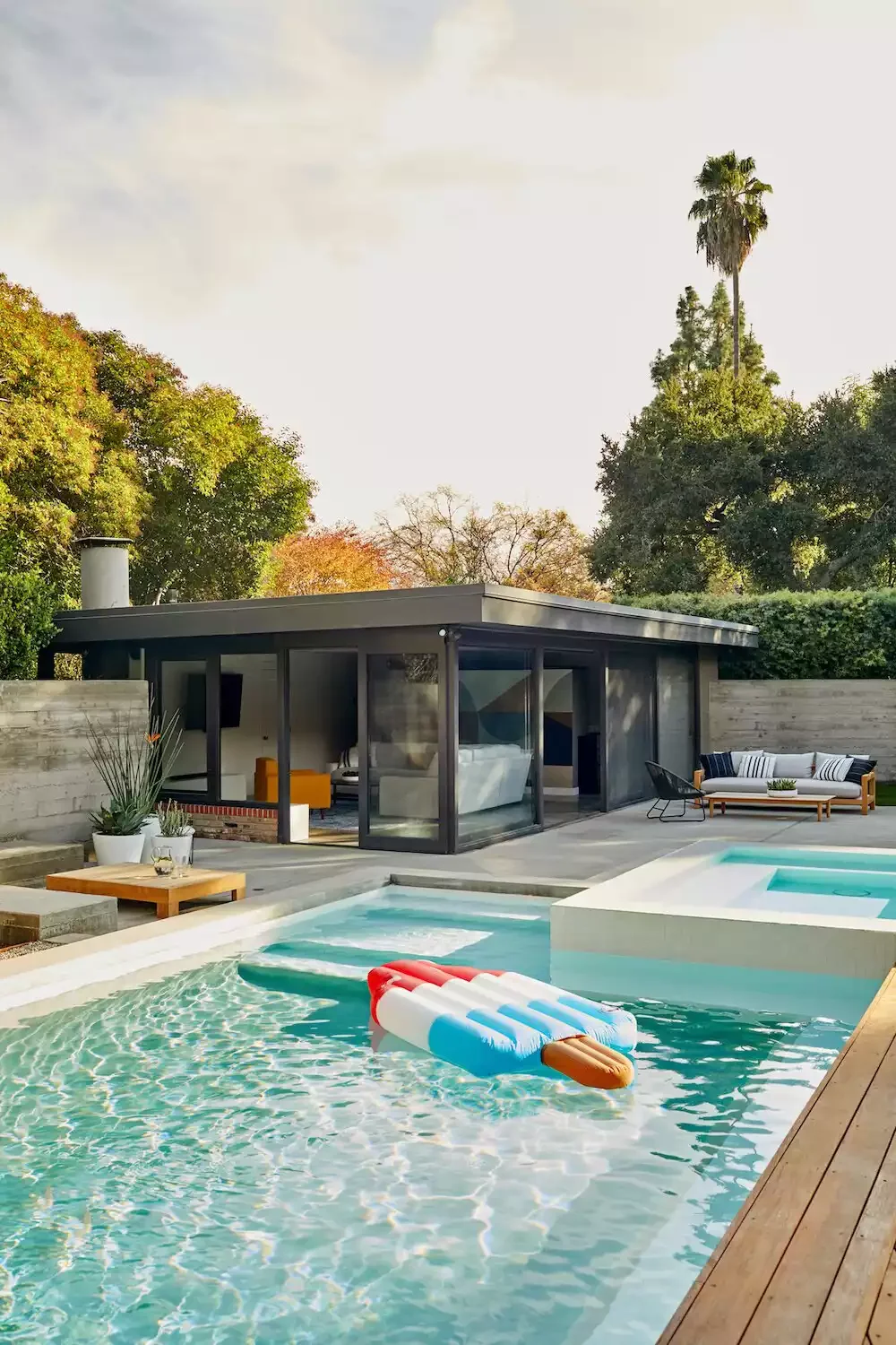 Try Midcentury Modern Style