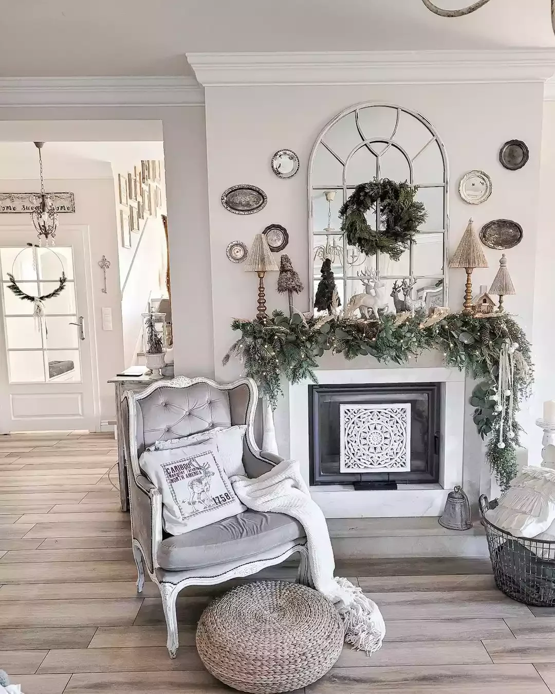 Try Neutral Christmas Decor