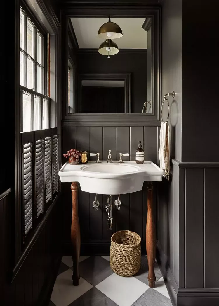 Use Contrasting Paint