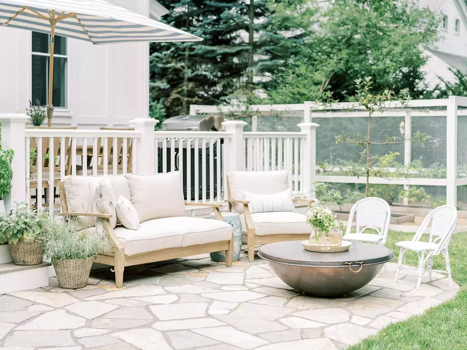 Use Multifunctional Furniture