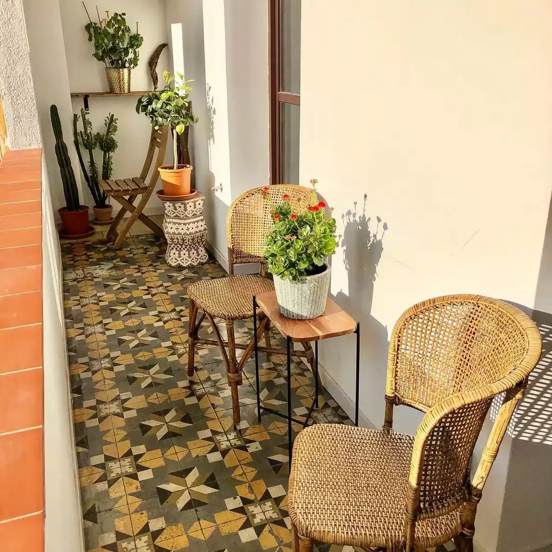 Use Narrow Potted Plants