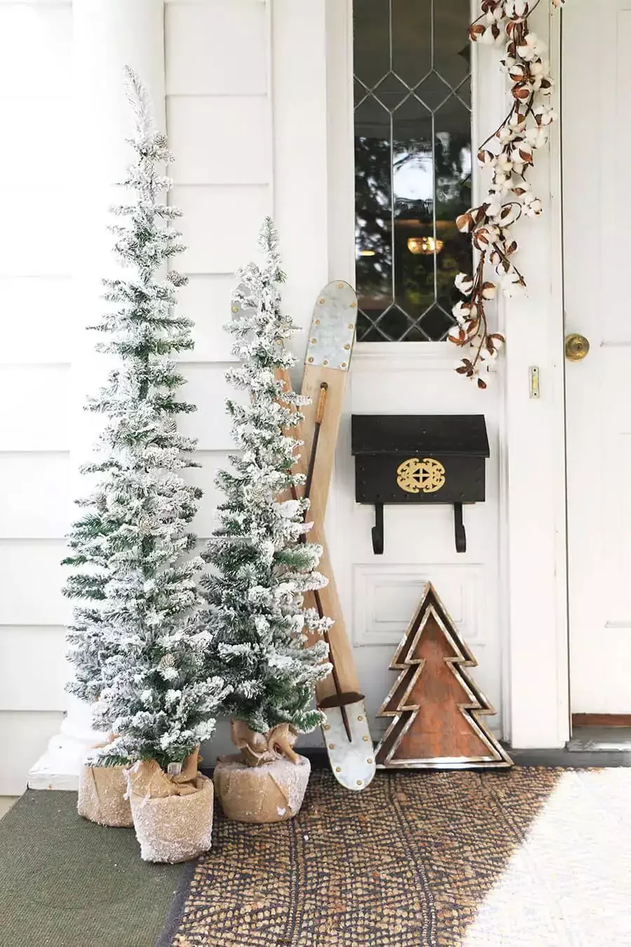 Use Vintage Holiday Decor