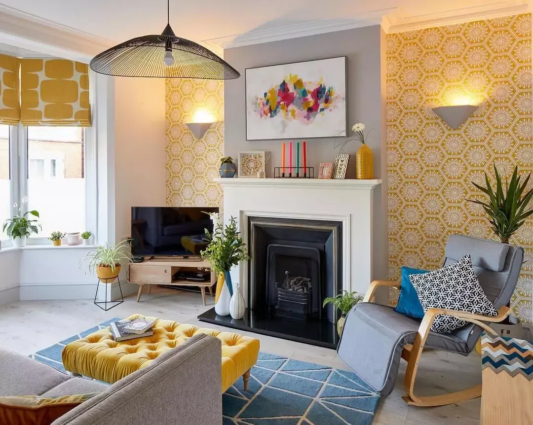 Use Yellow Wallpaper