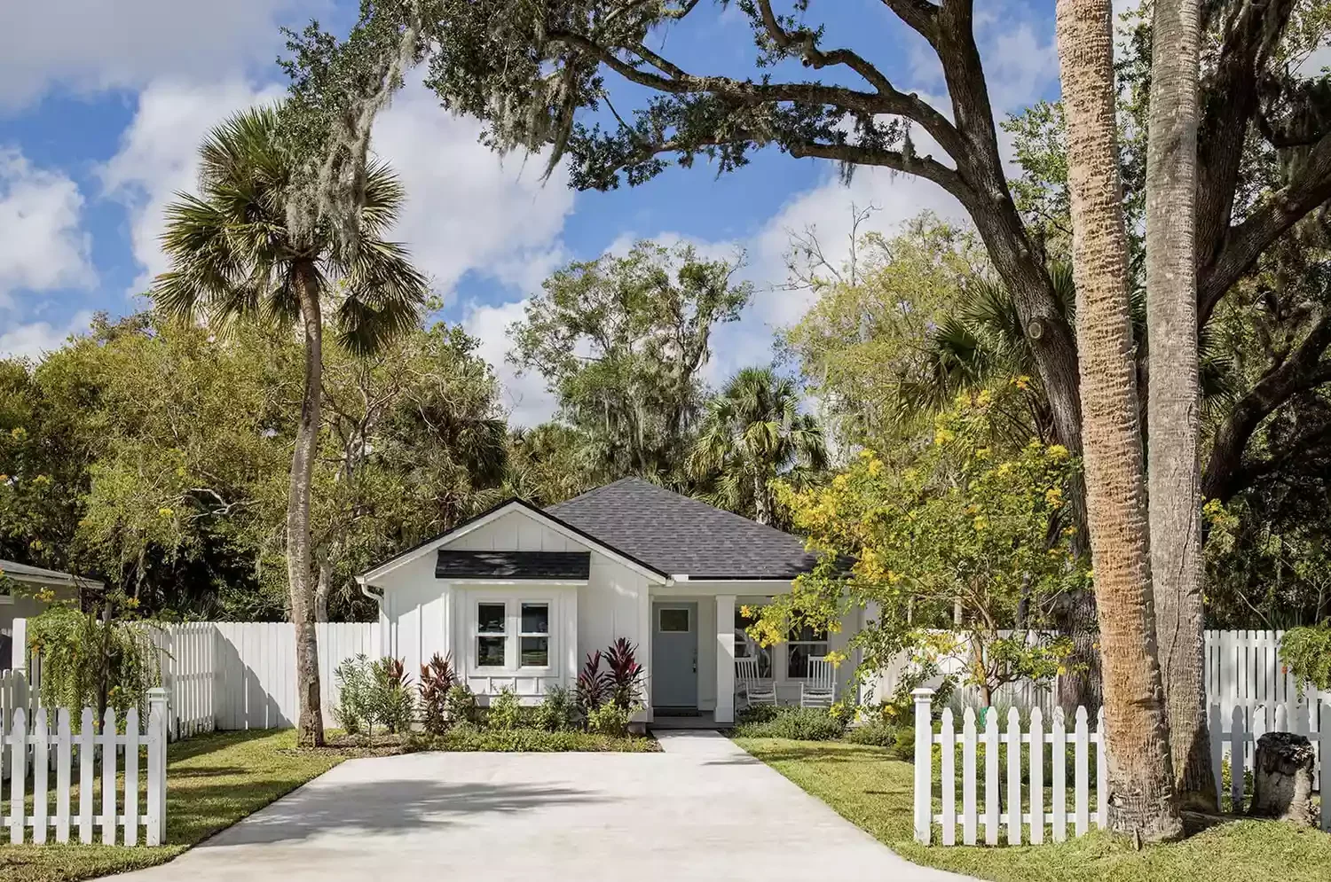 Vinyl Picket Fence