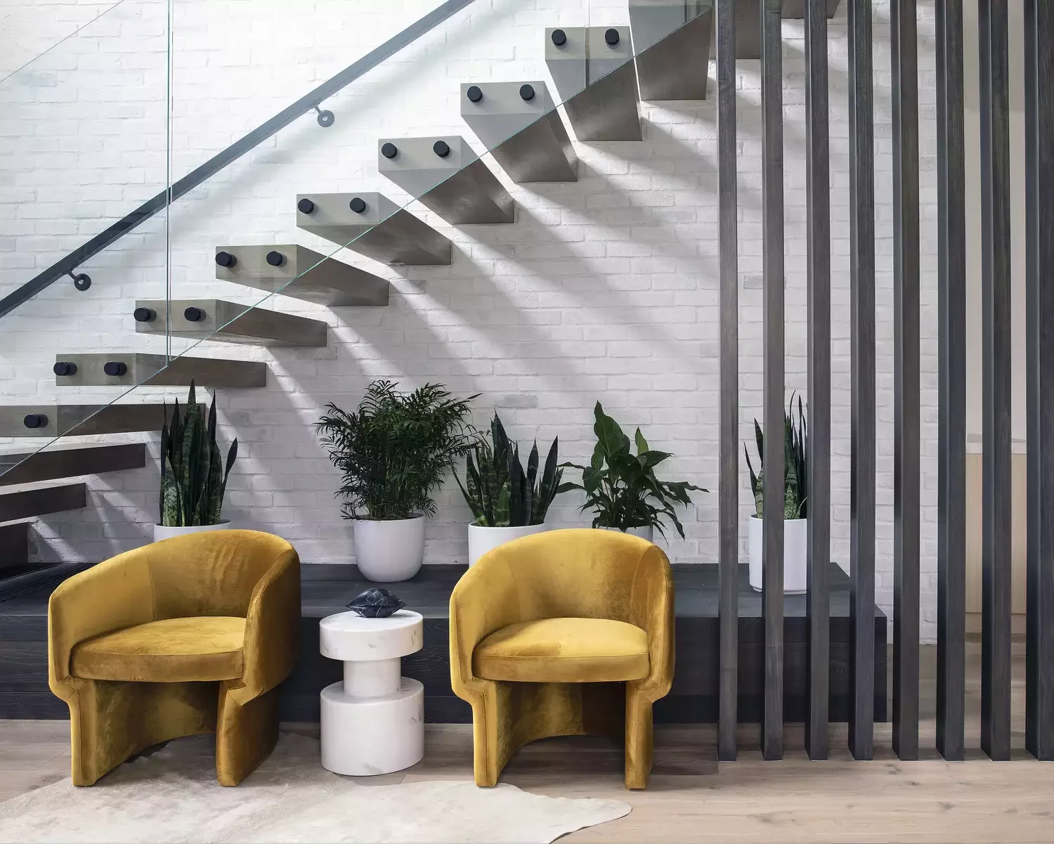 Wall-Mounted Hand Railing