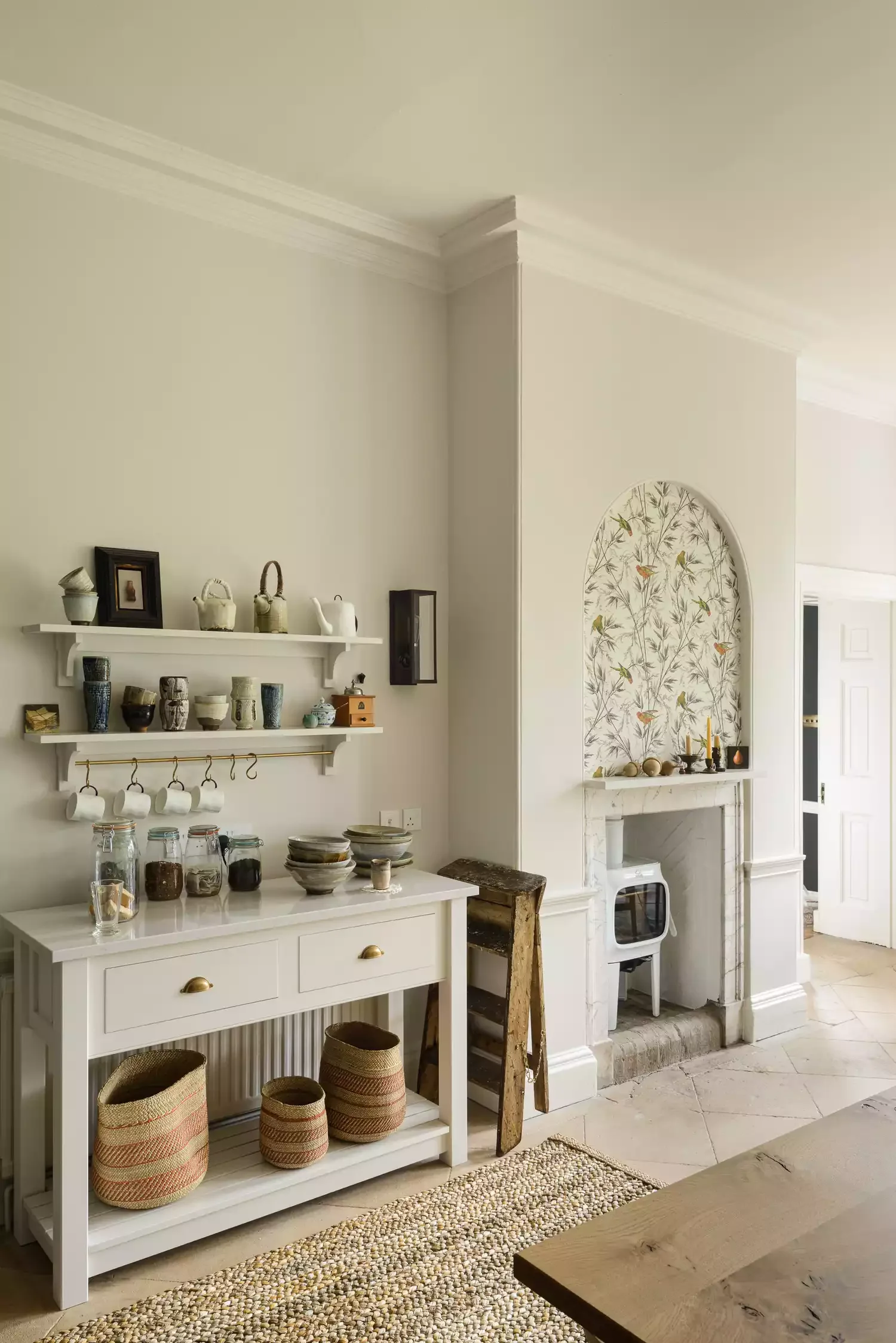 Wallpaper an Alcove
